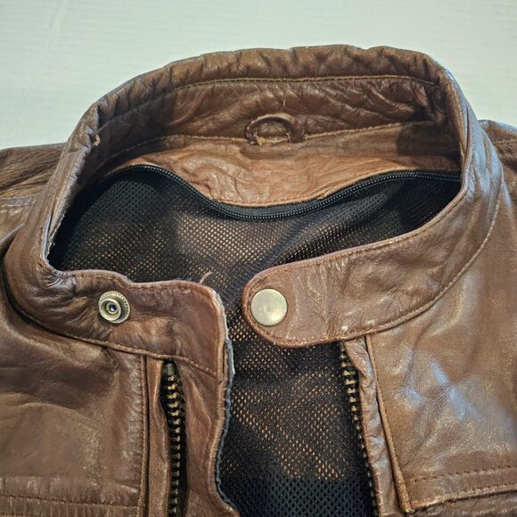Distressed Leather Motorcycle Jacket Zippered Vents 20 In. Shoulder to Shoulder - Picture 4 of 15